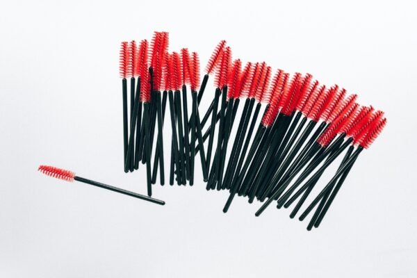 Lash brush